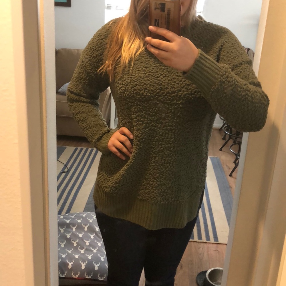 Adorable, boutique fuzzy sweater